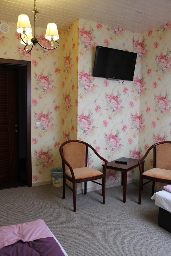 Hotel Viesu Nams Amrai Ventspils Esterno foto