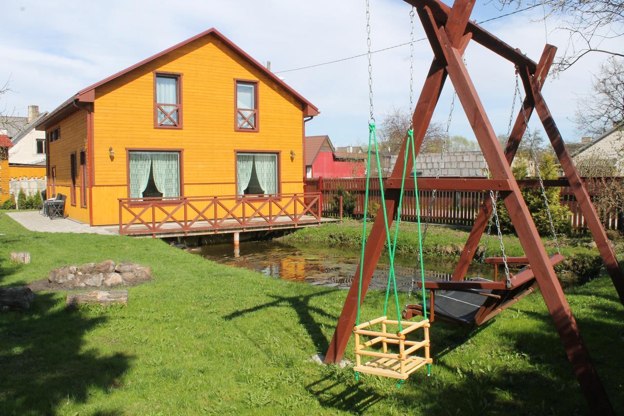 Hotel Viesu Nams Amrai Ventspils Esterno foto